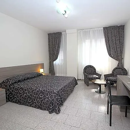 Hotel Croce Di Malta Novare